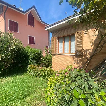 Casa San Bartolo - Pesaro Baia Flaminia Lägenhet Exteriör bild