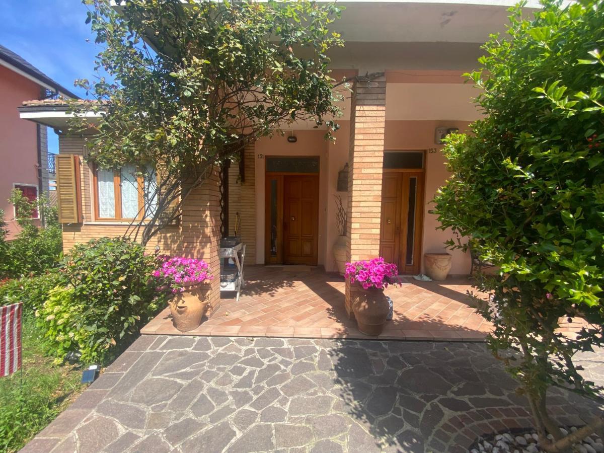 Casa San Bartolo - Pesaro Baia Flaminia Lägenhet Exteriör bild